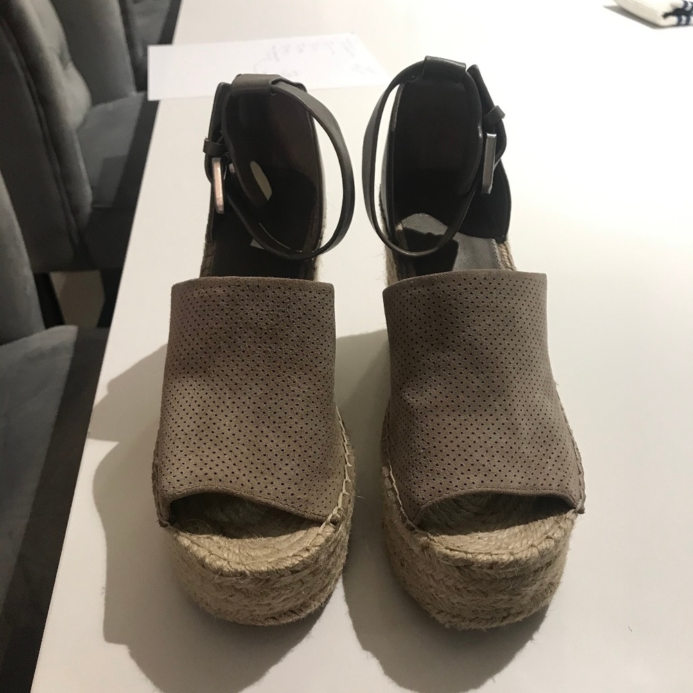 Marc Fisher Adalyne Perfed Espadrille Wedge Size 8